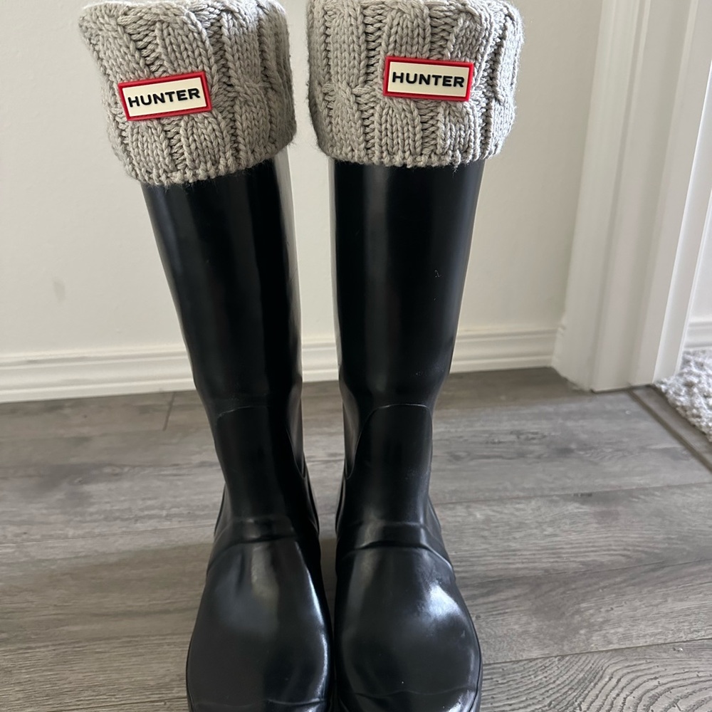 Hunter Classic Black Rain Boots - Glossy (includes sock covers)